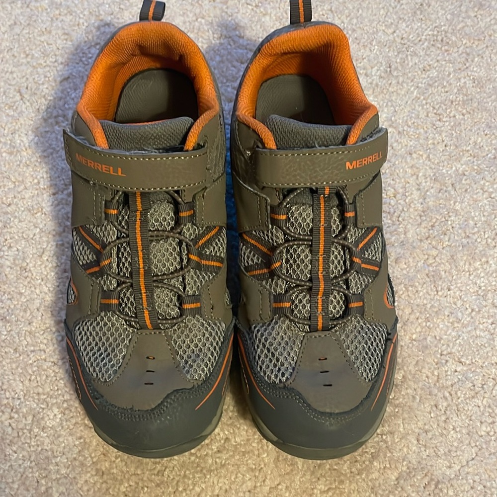 Merrell Trail Chaser size 7 Like New!
